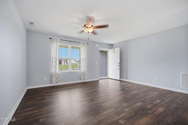 916 Lona Lane, Bluff City, TN 37618