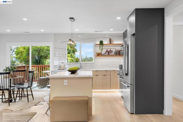 18367 Apricot Way, Castro Valley, CA 94546