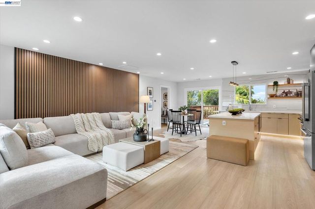 18367 Apricot Way, Castro Valley, CA 94546