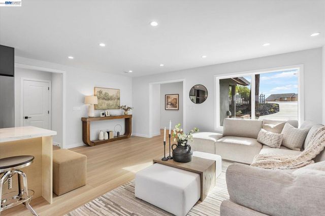 18367 Apricot Way, Castro Valley, CA 94546