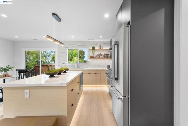 18367 Apricot Way, Castro Valley, CA 94546