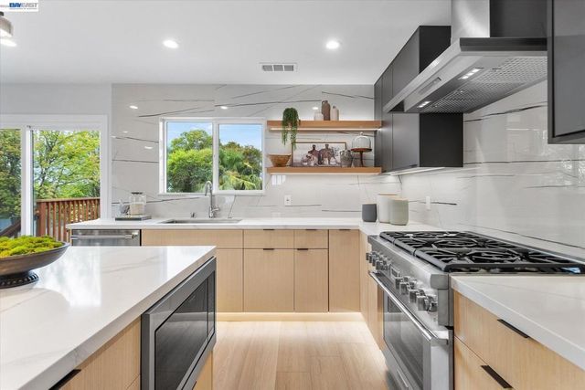 18367 Apricot Way, Castro Valley, CA 94546