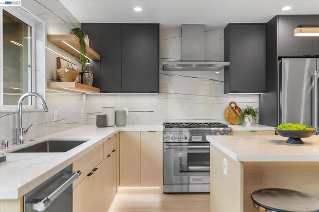 18367 Apricot Way, Castro Valley, CA 94546