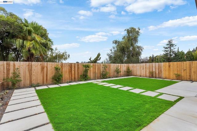 18367 Apricot Way, Castro Valley, CA 94546