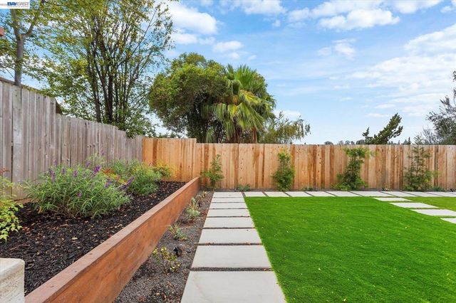 18367 Apricot Way, Castro Valley, CA 94546