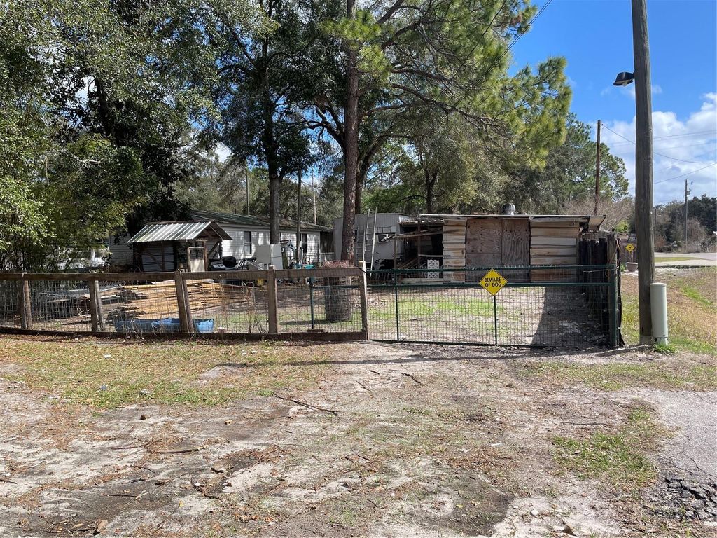 Image 1 of property listing at 18569 SE 22ND LANE, Silver Springs, FL 34488