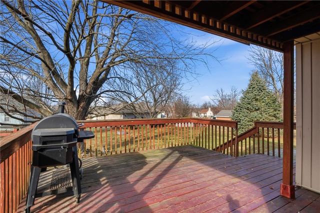 518 N Jefferson Street, Raymore, MO 64083