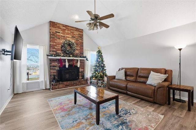 518 N Jefferson Street, Raymore, MO 64083