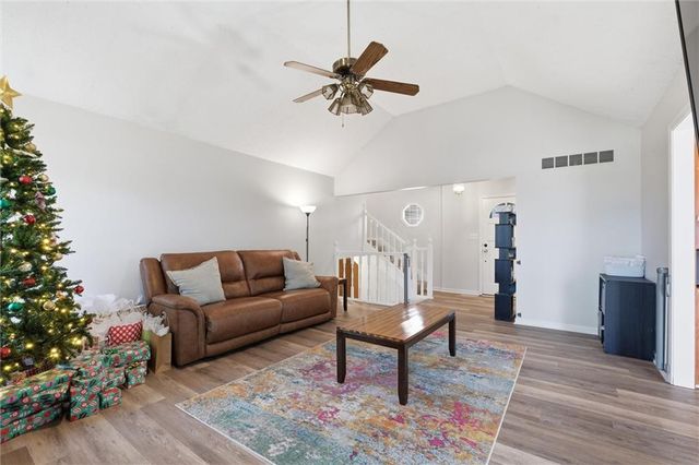 518 N Jefferson Street, Raymore, MO 64083