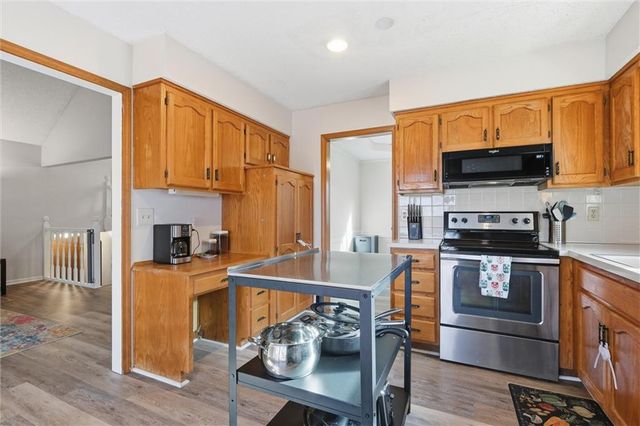 518 N Jefferson Street, Raymore, MO 64083