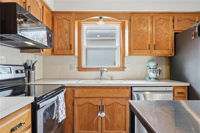 518 N Jefferson Street, Raymore, MO 64083