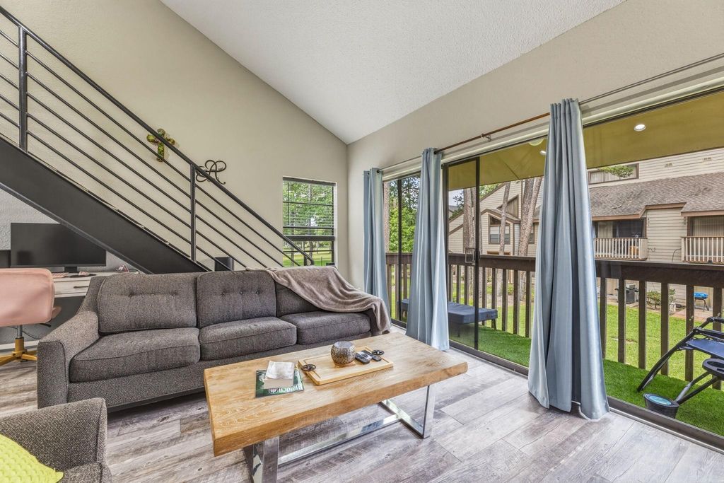 12900 Walden Road 312C, Montgomery, TX 77356