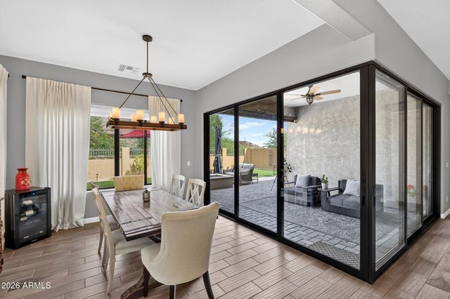 2047 N CANELO Hills, Mesa, AZ 85207