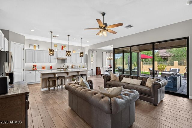 2047 N CANELO Hills, Mesa, AZ 85207