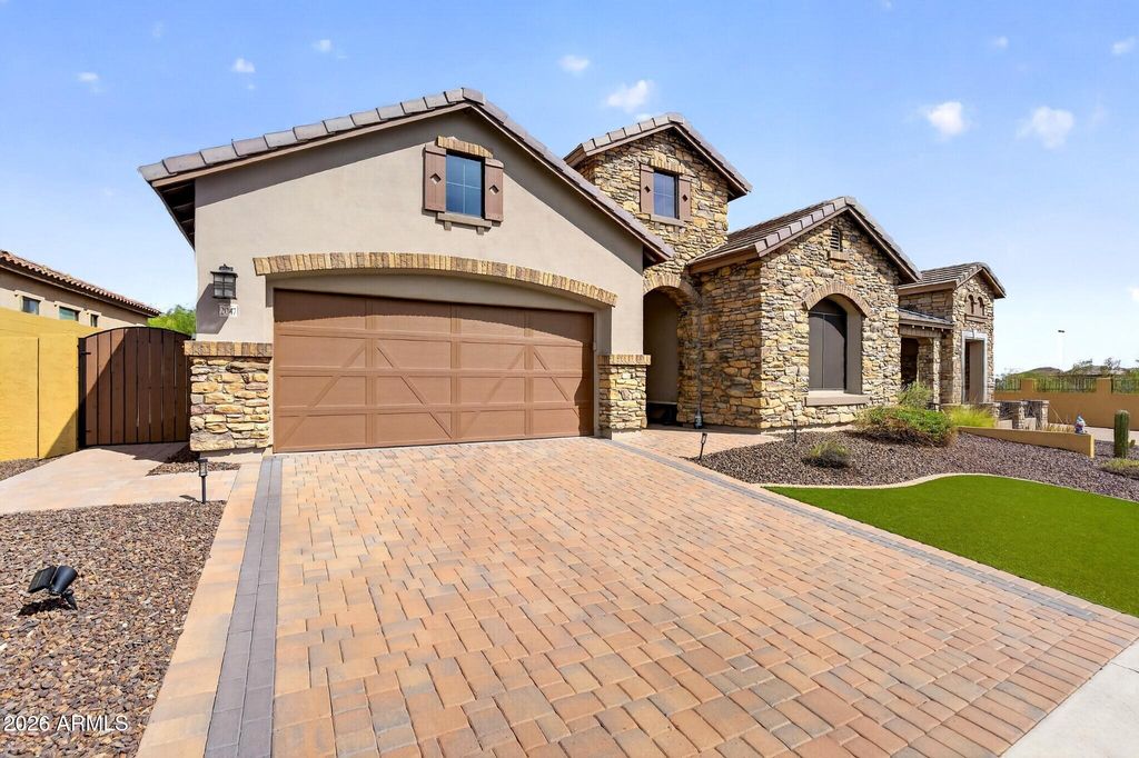 2047 N CANELO Hills, Mesa, AZ 85207 — photo 2
