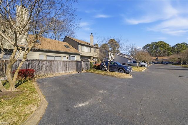 1524 Colonnade DR, Virginia Beach, VA 23451