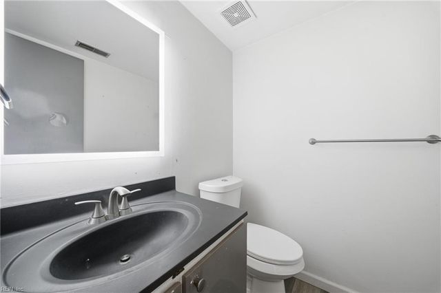 1524 Colonnade DR, Virginia Beach, VA 23451