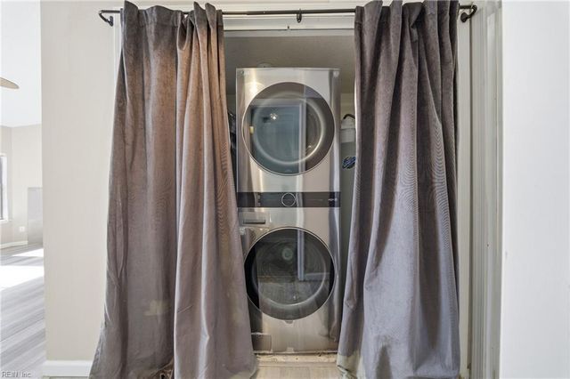 1524 Colonnade DR, Virginia Beach, VA 23451