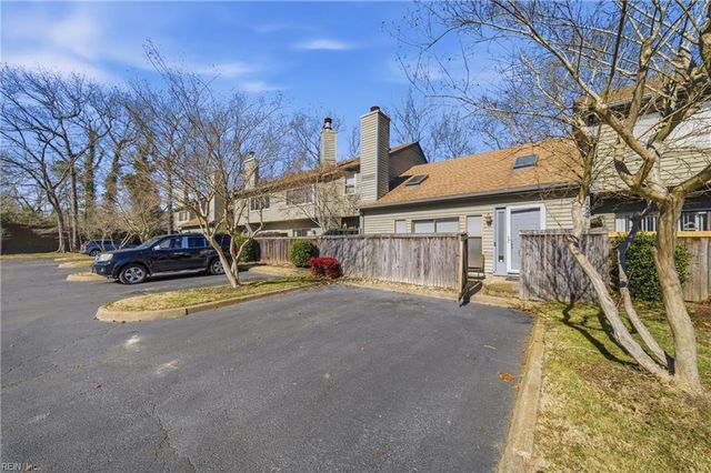 1524 Colonnade DR, Virginia Beach, VA 23451