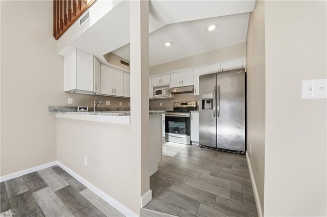 1524 Colonnade DR, Virginia Beach, VA 23451