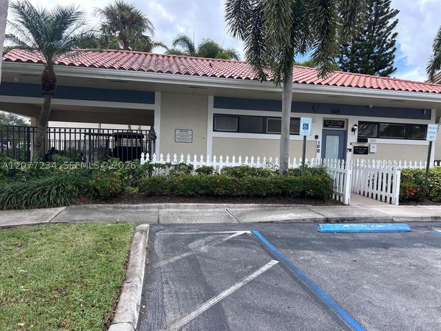 1525 Lake Crystal Dr D, West Palm Beach, FL 33411
