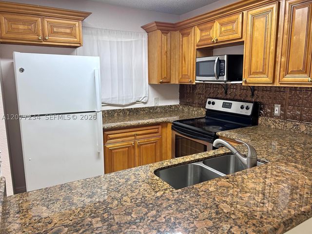 1525 Lake Crystal Dr D, West Palm Beach, FL 33411
