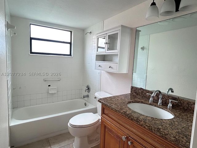 1525 Lake Crystal Dr D, West Palm Beach, FL 33411