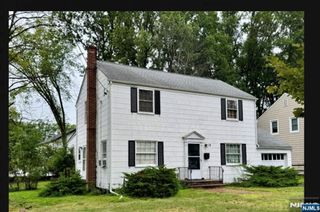 13 Wellington Road, Livingston, NJ 07039