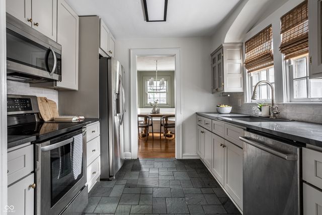 116 W 49th Street, Indianapolis, IN 46208