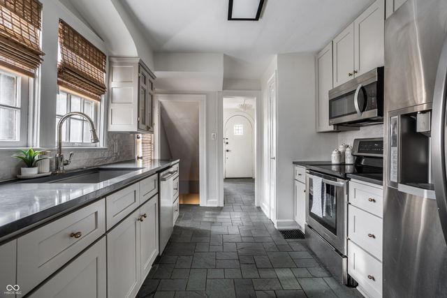 116 W 49th Street, Indianapolis, IN 46208