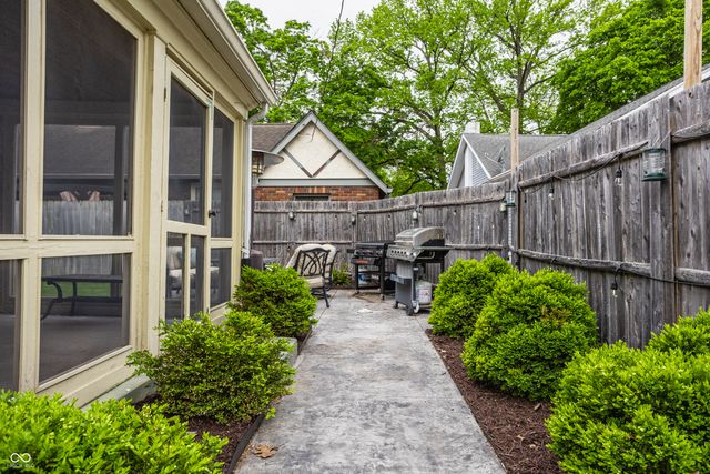 116 W 49th Street, Indianapolis, IN 46208