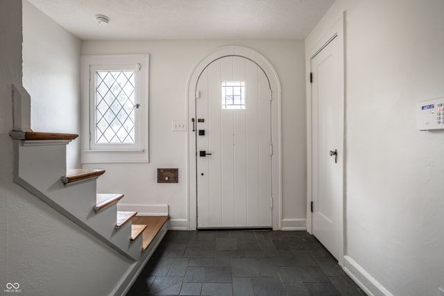 116 W 49th Street, Indianapolis, IN 46208