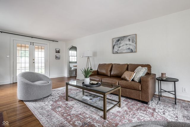 116 W 49th Street, Indianapolis, IN 46208