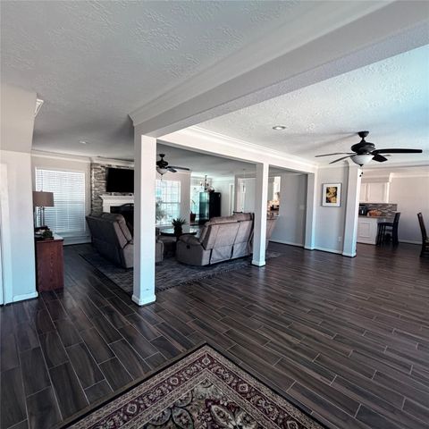 544 Brandon Road, Conroe, TX 77302