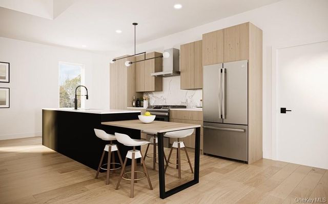 8 Barnaby Lane, Hartsdale, NY 10530