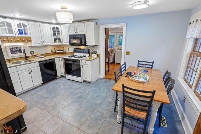 112 Flocktown Rd, Washington Twp., NJ 07853