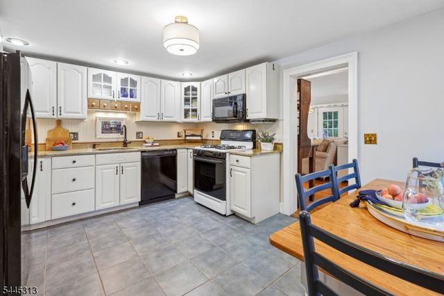 112 Flocktown Rd, Washington Twp., NJ 07853