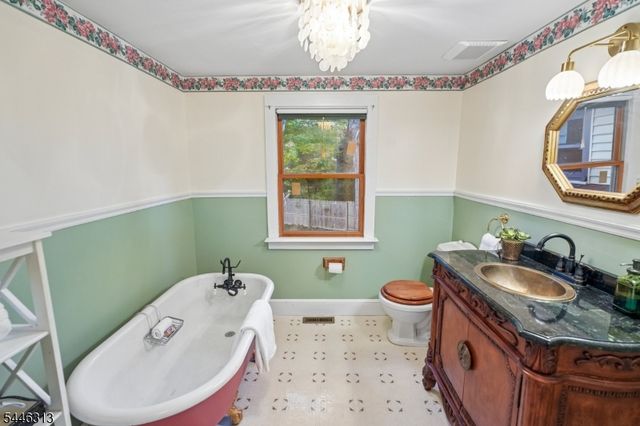 112 Flocktown Rd, Washington Twp., NJ 07853