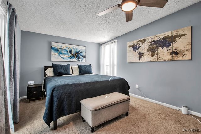 10 Woodmoor Circle, Amherst, NY 14051