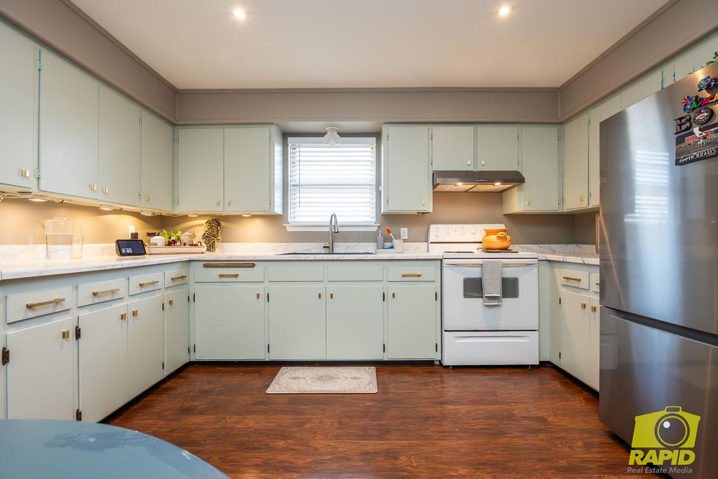 Image 11 of property listing at 463 E 40th Street, San Angelo, TX 76903