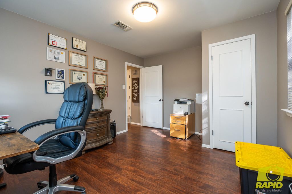 Image 18 of property listing at 463 E 40th Street, San Angelo, TX 76903