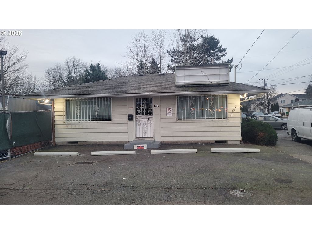 606 Se 148TH Ave, Portland, OR 97233