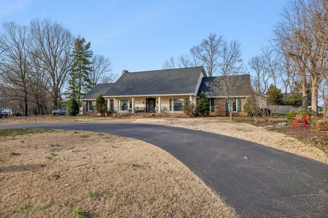 117 Sam Davis Dr, Springfield, TN 37172