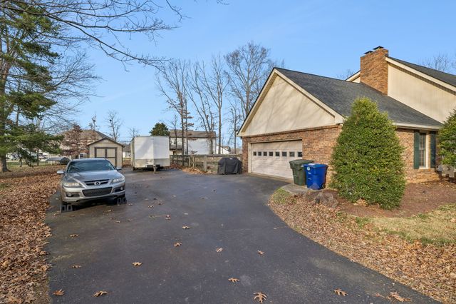 117 Sam Davis Dr, Springfield, TN 37172