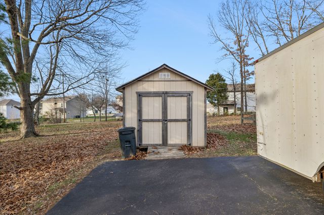 117 Sam Davis Dr, Springfield, TN 37172