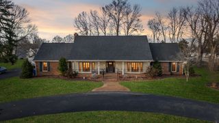 117 Sam Davis Dr, Springfield, TN 37172