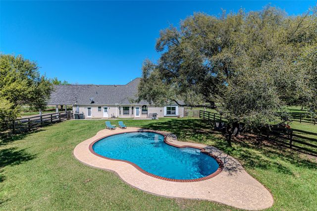 17631 Huffmeister Road, Cypress, TX 77429