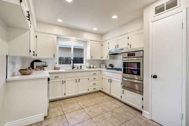 384 W Indianapolis, Clovis, CA 93612