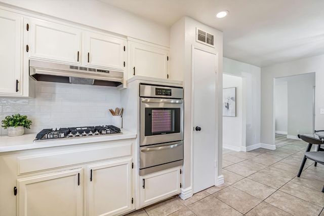 384 W Indianapolis, Clovis, CA 93612