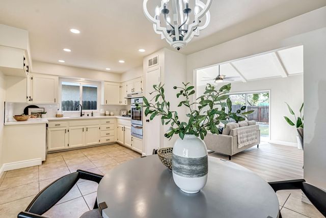 384 W Indianapolis, Clovis, CA 93612